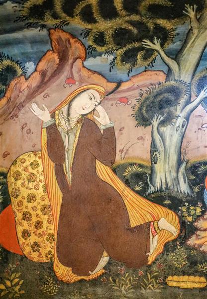 نقاشی زن تنها در فضای طبیعی با دامن قهوه‌ای و شال زرد (مکتب اصفهان)