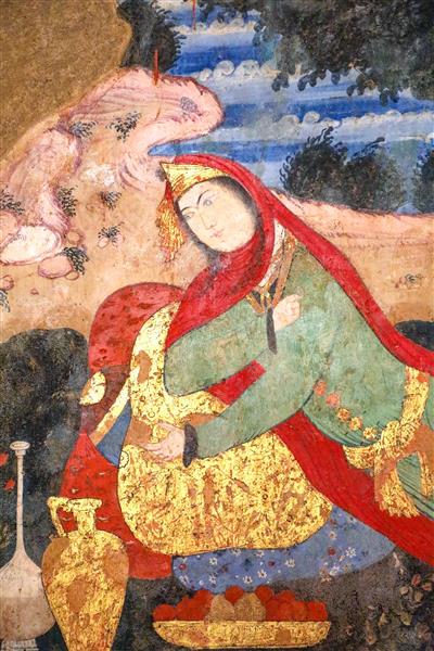 نقاشی زن صفوی (دلبر) در حال دراز کشیدن بر بالین و تکیه بر کوزه در طبیعت چهلستون اصفهان