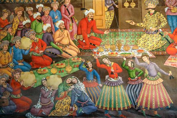 تصویر رقص زنان (رقاصه‌ها) و نوازندگان در مجلس بزم شاهی در نقاشی دیواری چهلستون