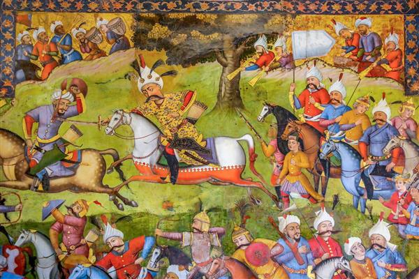 جزئیات نقاشی نبرد سواره‌نظام در فضای سبز کاخ چهلستون (مینیاتور صفوی)