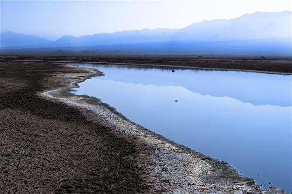 رود خانه آبی در کویر