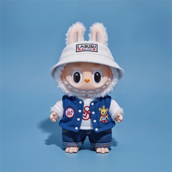 پوستر لبوبو فانتزی با استایل خیابانی پس‌زمینه آبی