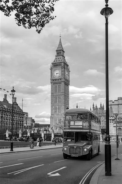 تصویر نوستالژیک سیاه و سفید از ساعت بیگ بن و اتوبوس دوطبقه لندن مخصوص پوستر دیواری کافه و اتاق کار