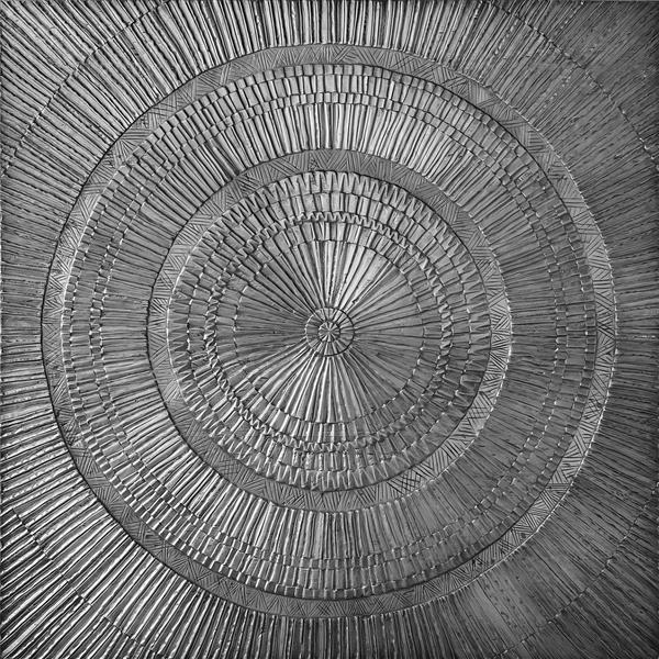 پوستر دیواری سه بعدی انتزاعی با طرح دوایر متداخل نقره ای و متالیک مناسب برای دکوراسیون پشت تلویزیون و لابی هتل