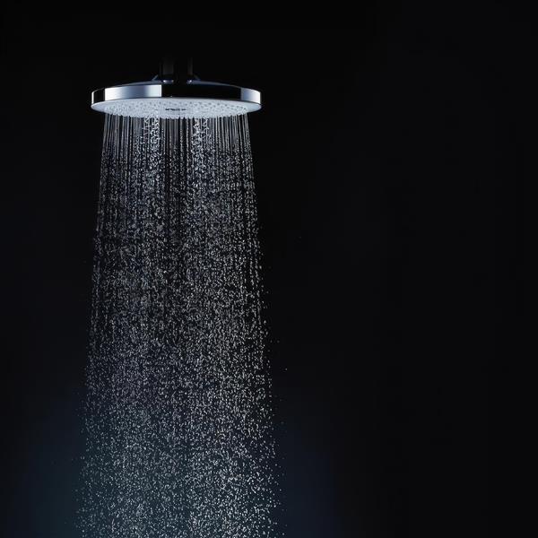 پوستر دیواری مدرن طرح دوش حمام با ریزش قطرات آب در زمینه مشکی مناسب برای دکوراسیون سرویس بهداشتی، حمام و مراکز اسپا و ماساژ