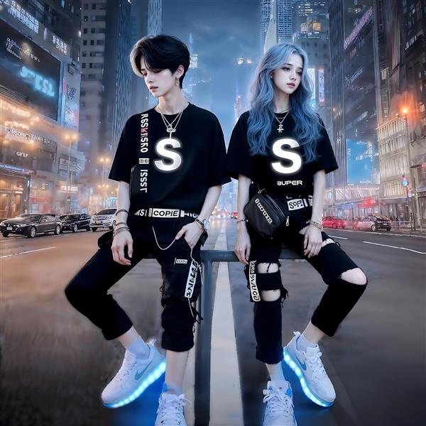 پوستر دیواری با طرح دختر و پسر با استایل خیابانی (Streetwear) در فضای شهر شبانه با کفش‌های نوری مناسب اتاق خواب نوجوان و بوتیک‌های لباس