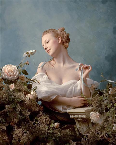 نقاشی کلاسیک زن در میان گل‌های رز سفید با نورپردازی ملایم ویژه پوستر دیواری پذیرایی و اتاق خواب مستر و چاپ بوم آتلیه