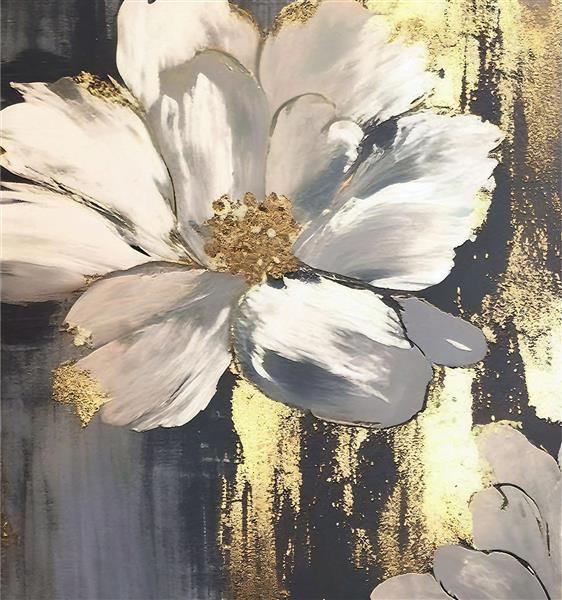 پوستر دیواری لوکس طرح گل با جزئیات ورق طلا و پس‌زمینه زغالی مناسب برای لابی هتل و دکوراسیون پذیرایی مدرن