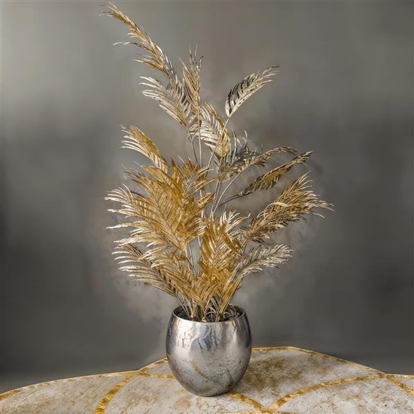 گیاه آپارتمانی لوکس با برگ‌های طلایی در گلدان نقره‌ای برای پوستر دیواری مدرن دفاتر مدیریت و دکوراسیون سالن‌های زیبایی
