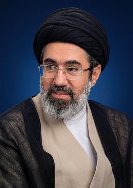 عکس پرتره آقا سید مجتبی خامنه ای با نگاه به دور مناسب قاب عکس و تابلو دکوراتیو دفاتر دولتی و مذهبی