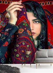 تصویر 3 از گالری عکس دختر ایرانی زیبا با روسری قرمز عشایری طرح گلیم