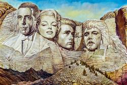 تصویر 1 از گالری عکس مجسمه بازیگران معروف هالیوود آمریکایی روی کوه الویس پرسلی و مرلین مونرو