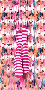 تصویر 1 از گالری عکس پرده رنگارنگ با جوراب نوجوان