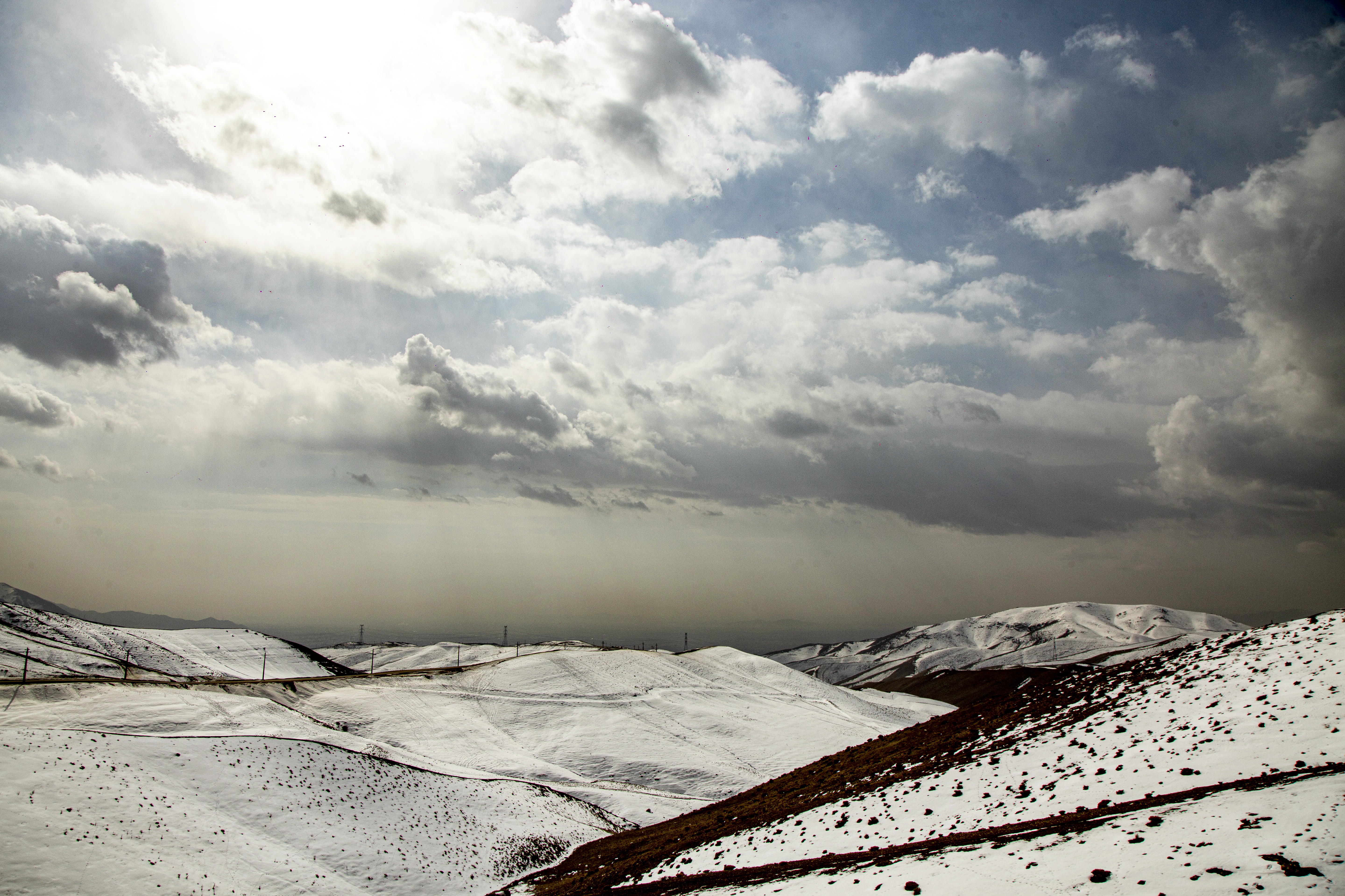 سرزمین کوهستاهای مرتفع زمستان زیبا