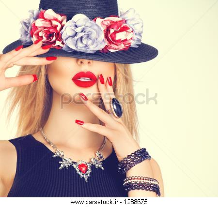 عکسهای زنان زیبا با کلاه