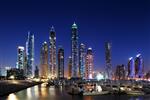 دبی امارات - 23 مارس نمای پانوراما از مارینا دبی که اسکله و jbr را در 23 مارس 2014 در دبی امارات نشان می دهد دبی مارینا یک کانال مصنوعی به طول 3 کیلومتر است که در امتداد خط ساحلی خلیج فارس حک شده است