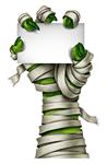 علامت مومیایی با دست هیولای خزنده مومیایی شده پیچیده شده در باندهای کثیف قدیمی که کارتی خالی جدا شده روی پس زمینه سفید به عنوان نمادی برای دعوت مهمانی لباس هالووین در دست دارد لباس