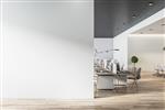 دیوار خاکستری روشن خالی در دفتر فضای باز آفتابی با کف چوبی و مبلمان سبک اکو مدل آزمایشگاهی ماکت رندر سه بعدی