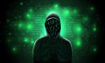 شبح یک هکر در کاپوت با کد باینری در پس زمینه سبز درخشان هک یک سیستم کامپیوتری سرقت اطلاعات